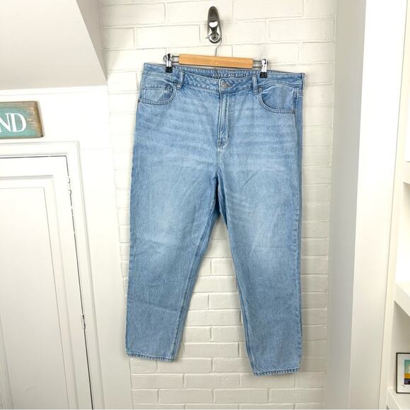American Eagle Strigid Mom Jean Size 18 Regular - Picture 1 of 9